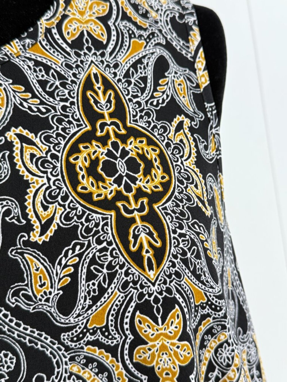 Tahari Paisley Sleeveless Dress Womens LG Black Gold Stretch Pocket Tank Dress - Picture 2 of 7